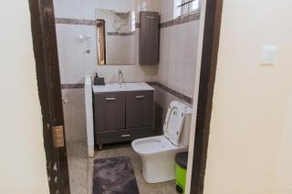 Your Perfect 5-Bedroom Getaway In Prampram - 1