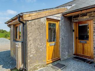 Stable-Uk12108 - 4