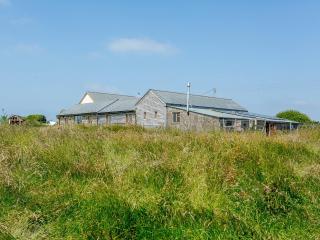Stable-Uk12108 - 3