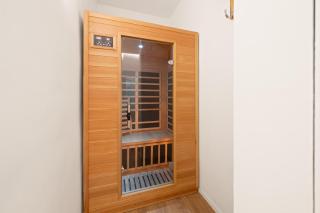 Exclusive Central Home with Sauna next to the New York Café - 1