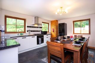 Chy Lowen, Treluswell - with Creek & Country - 9