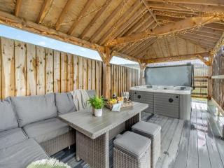 Hares Hollow - Uk33953 - 6