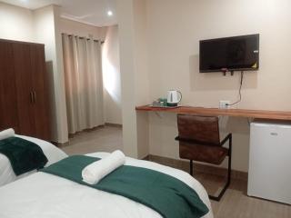 Tunya Grove Accommodation in Victoria Falls - 3