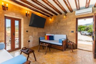 Isolee - Beachfront Standalone House - 2