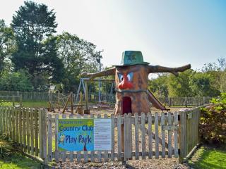 Hay Barn - Dinas Country Club - 7