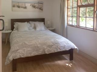 Oaktree Cottage - 2