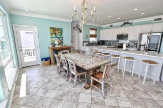 The Turtle House is beachfront and boasts an unobstructed view - 2
