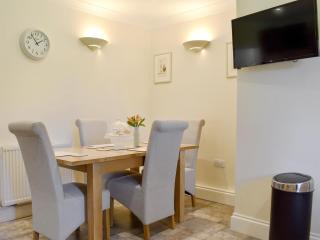 The Oaks - Uk11270 - 2
