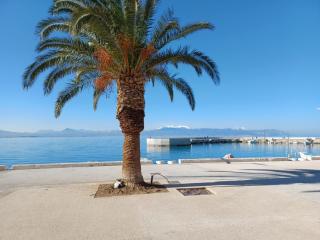 Enora Loutraki Guesthouse - 8