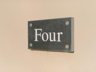 Number Four - Ukc4966 - 3