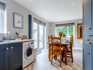 Bee Keepers Cottage - 2