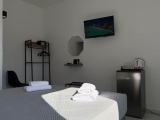 Raeti Fira Residence - 7