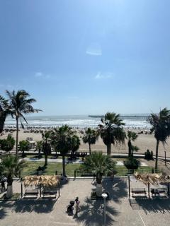 Brand-New Beachfront Luxury at Malecon Seoane Pimentel - 8