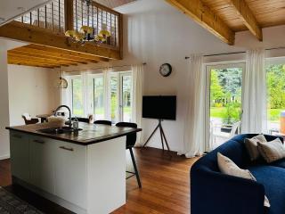 Villa Jule - Cozy and Elegant Place with Open Ceiling, Beautiful Garden and Specious Terrace - 1