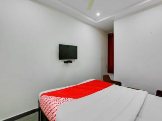 Hotel O Manjushree Boarding & Lodging nearby Dr.BR Ambedkar Stadium Basveshwar nagar - 4
