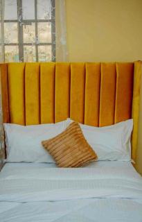 Mustard Studio With Free W-IFI And Parking - 4