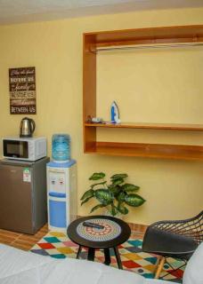 Mustard Studio With Free W-IFI And Parking - 6