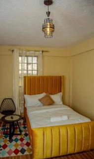 Mustard Studio With Free W-IFI And Parking - 2