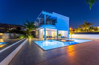 Luxury Villa Andrea - Seaviews - Panoramic Seaviews - Heated Private Pool - 0