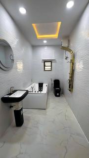KcMoni Short-let Apartment - 6