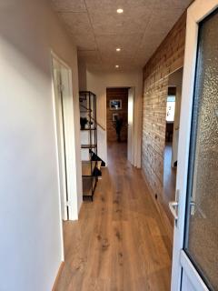 Central Mid & Attic Apartment with Faroese Charm - 9