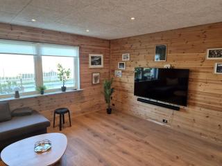 Central Mid & Attic Apartment with Faroese Charm - 5