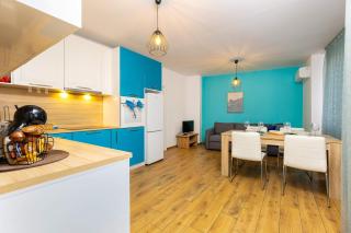 Blue & Bloom - 2BR Near Old Town by Flat Manаger - 0
