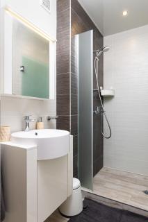 Blue & Bloom - 2BR Near Old Town by Flat Manаger - 7