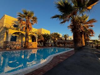 The Boathouse Hotel - Kamari - 7