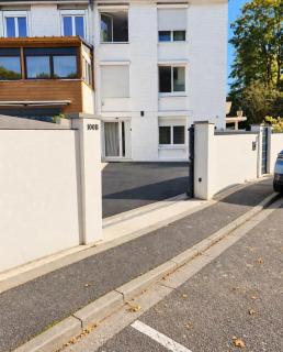La Suite Burgundy - 9