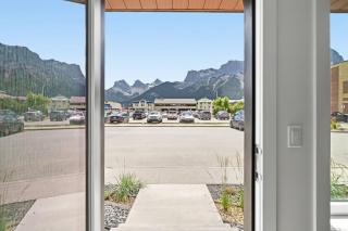 Chic MTN 1BR Haven | Hot Tub Access + Near Banff! - 8