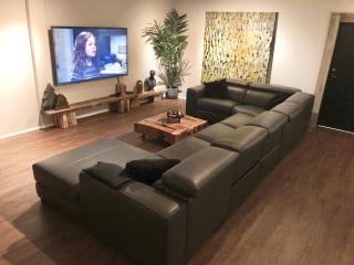 Luxury Lodge, 10 Bdr, Spa, Gym and Game Room - 6