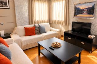 Apartamento Estación María Zambrano y Playa, Disfruta 90m2 junto al AVE con Jacuzzi y Parking Privados! - 2