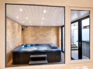 Scarborough Stays - Luxury Townhouse Ideal for large groups - HOT TUB - 2