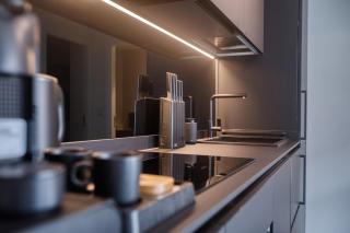 Corner 1 Bed Apart in Mercury Suites with Rooftop Pool Seasonal - 1