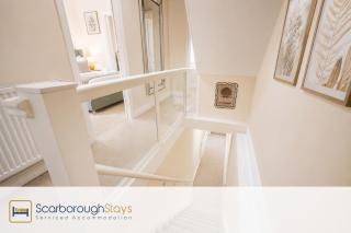 Scarborough Stays - Luxury Townhouse Ideal for large groups - HOT TUB - 8