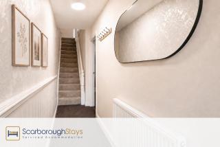 Scarborough Stays - Luxury Townhouse Ideal for large groups - HOT TUB - 9