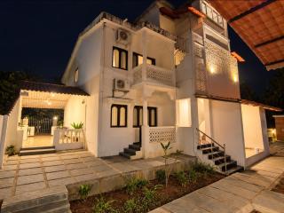 La Petite Boutique Hotel - Near Bogmalo Beach and Airport - 9