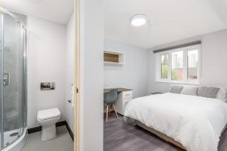 Student Only Ensuite Room in Coventry - 9