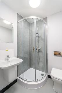 Student Only Ensuite Room in Coventry - 5