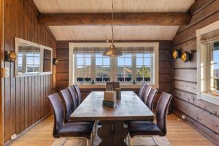 TH615 stunning chalet, ski in, ski out in Trysil - 6