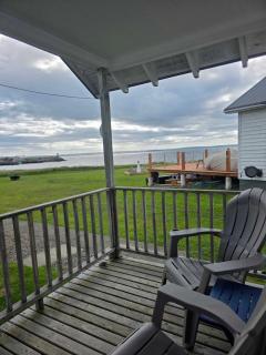 Hunts Point 2-BR Coastal Retreat - Cottage # 4 - 6