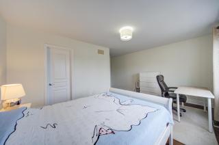 Bright Guest Bedroom with Private Bath and Parking - 7