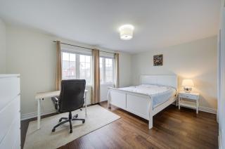 Bright Guest Bedroom with Private Bath and Parking - 6