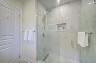Bright Guest Bedroom with Private Bath and Parking - 5
