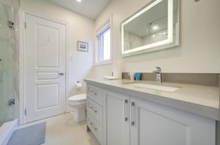 Bright Guest Bedroom with Private Bath and Parking - 2