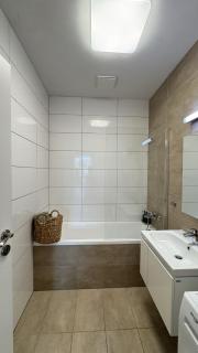 Balcony with views Modern apartment free parking - 6