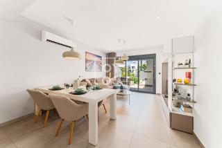 Oasis Beach Sunscape Penthouse, Private rooftop and resort spa by OYOOSTAYS - 3