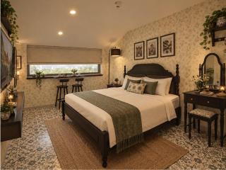 The heart of Saigon - 4Stay Ben Thanh - 4