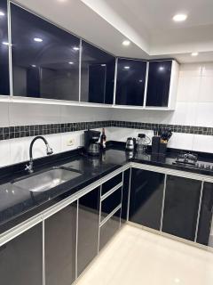 Apto elegante, 1erpiso, aire, parqueadero, piscina - 4